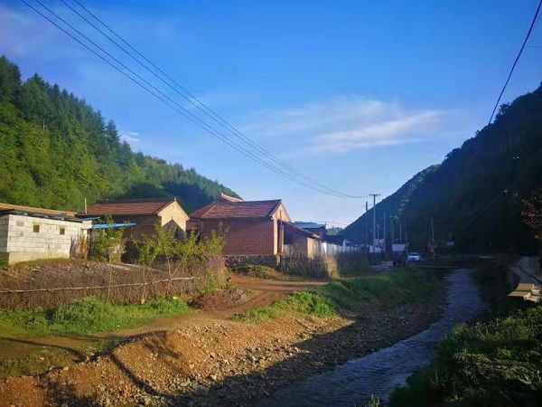 gongh092601.jpg
