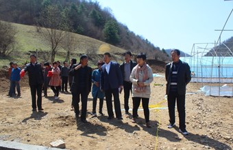院党委书记陈富荣深入帮扶村调研脱贫攻坚帮扶工作