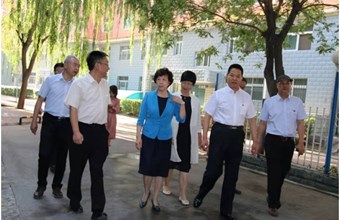 何伟副省长调研指导省社科院工作