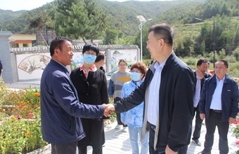省社科院党委书记、院长李兴文一行参加清水县帮扶工作协调推进会并赴帮扶村开展 调研慰问活动