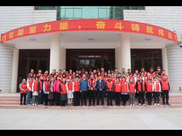 省社科院开展植树志愿服务活动