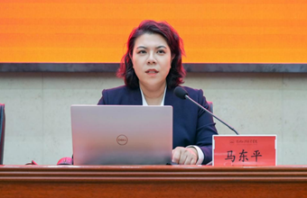 省社科院社会学研究所所长、研究员马东平应邀在兰州外语学院宣讲两会精神