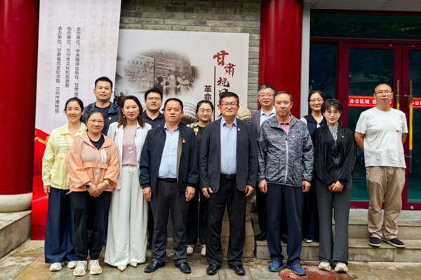 党委书记徐建群参加办公室等党支部联合主题党日活动